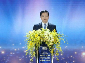  - Phó Thủ tướng Mai Văn Chính: Du lịch không chỉ là ngành kinh tế đơn thuần
