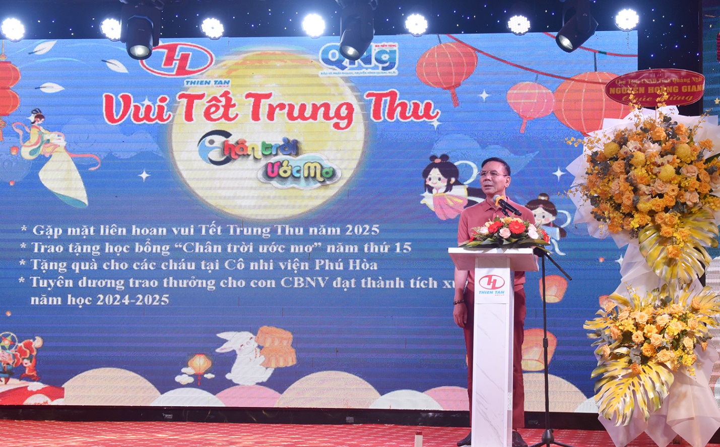 Trao tặng học bổng 17 tỷ đồng cho trẻ nghèo, mồ côi Quảng Ngãi - 5