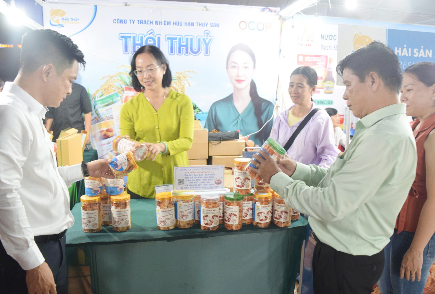 Rộn ràng Ngày hội du lịch, ẩm thực và hội chợ OCOP tại An Giang - 3