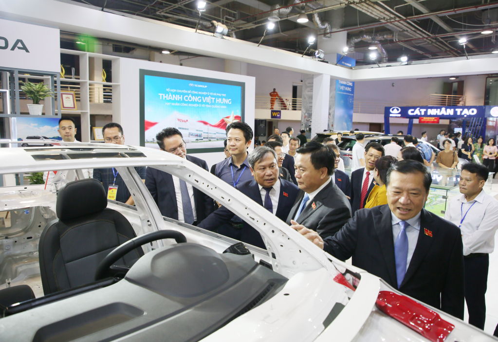 Triển lãm thành tựu phát triển kinh tế - xã hội tỉnh Quảng Ninh 5 năm - 5