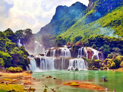 Chuyển động - Phát triển du lịch mạo hiểm tiểu vùng Đông Bắc của Việt Nam