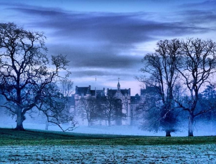 Những lâu đài cổ rùng rợn ở Anh