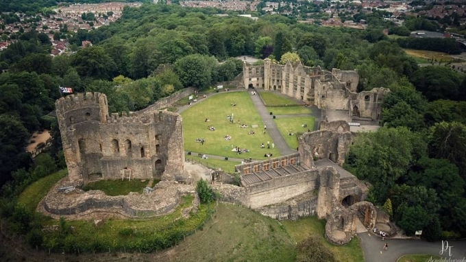 Những lâu đài cổ rùng rợn ở Anh - 9