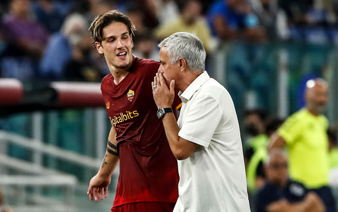 Mourinho giúp AS Roma thăng hoa, mặt cau có đón kỷ lục &#34;vô tiền khoáng hậu&#34; - 3