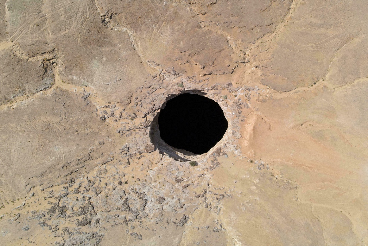 'Giếng địa ngục' được coi là nơi giam quỷ dữ ở Yemen - 2