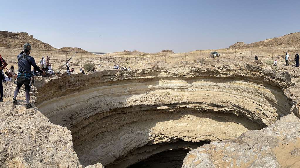 'Giếng địa ngục' được coi là nơi giam quỷ dữ ở Yemen - 3