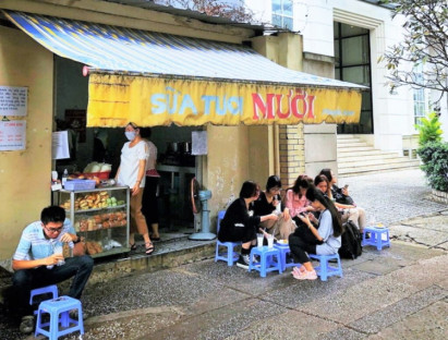 Ăn gì - Người Sài Gòn tiếc quán sữa lâu năm đóng cửa vì Covid-19