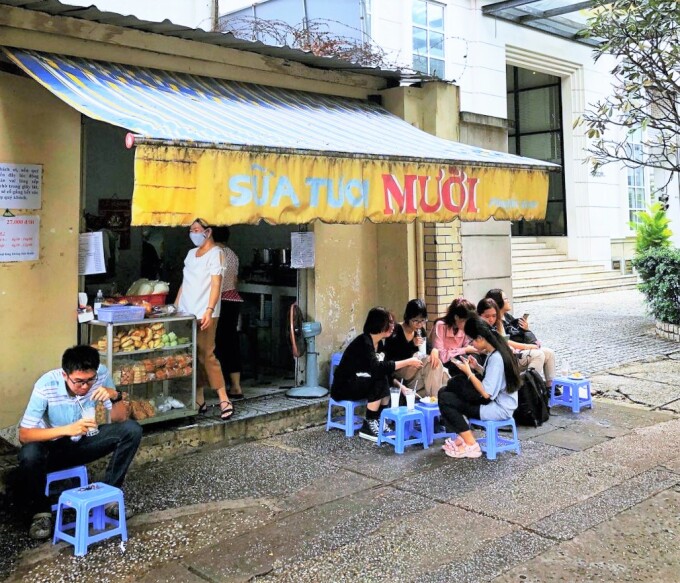 Người Sài Gòn tiếc quán sữa lâu năm đóng cửa vì Covid-19 - 1