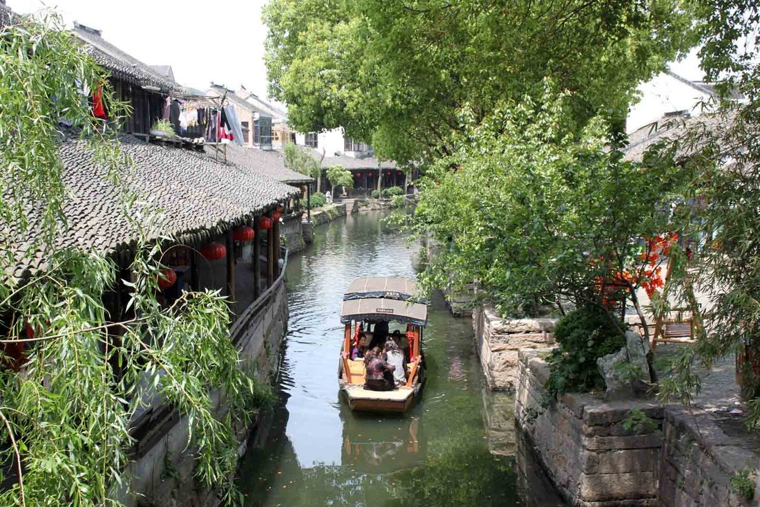 Những thị trấn “sông chảy trong lòng” hết sức lãng mạn ở Trung Quốc - 6