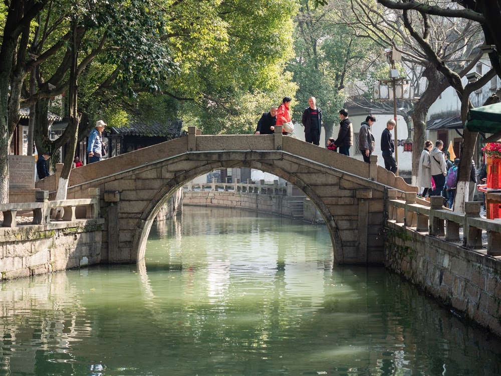 Những thị trấn “sông chảy trong lòng” hết sức lãng mạn ở Trung Quốc - 7