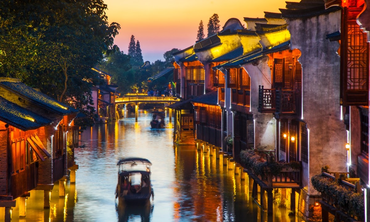 Những thị trấn “sông chảy trong lòng” hết sức lãng mạn ở Trung Quốc - 10