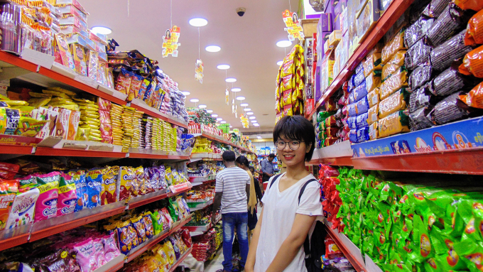 Cô gái Việt bất ngờ khi shopping ở Ấn Độ - 1