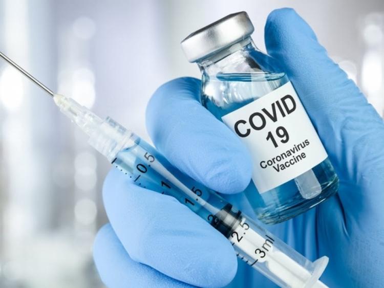 Chuyên gia y tế khuyên người suy giảm miễn dịch cần tiêm tăng cường vaccine COVID-19