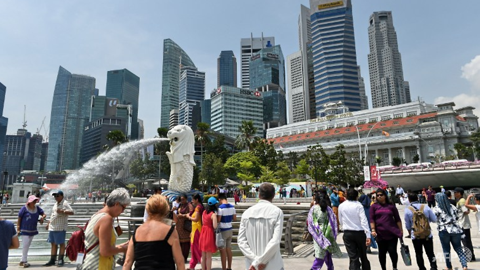 Singapore mở cửa biên giới bất chấp số ca nhiễm tăng kỷ lục - 1
