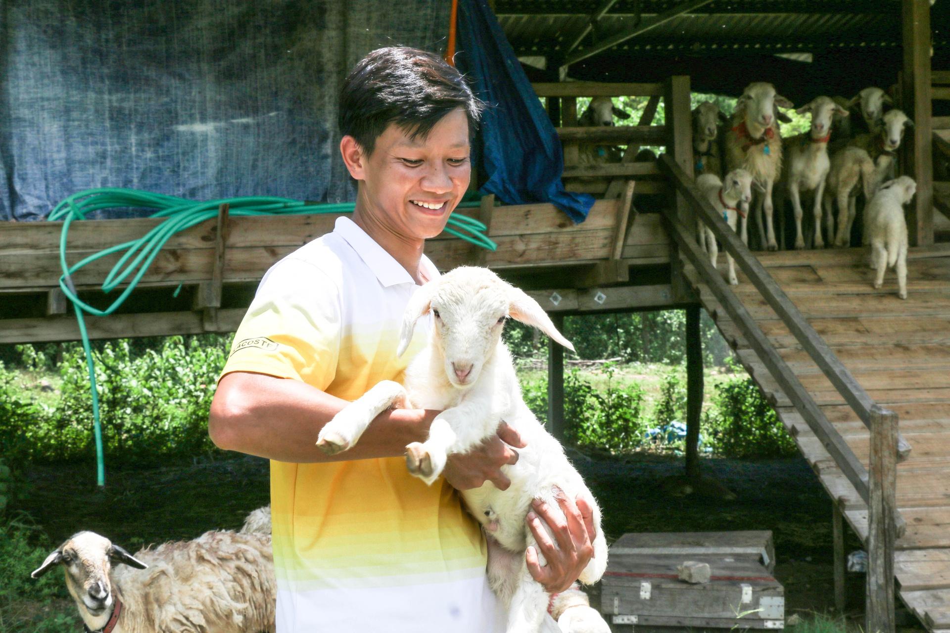Du học sinh Israel lên rừng trồng nho, nuôi cừu, làm du lịch bền vững - 5