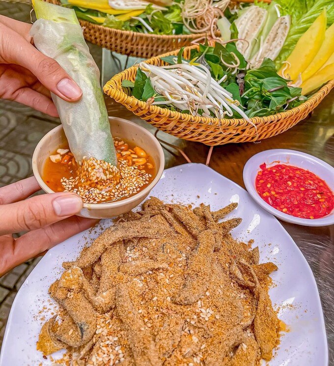 Đặc sản cá trích "ăn tươi nuốt sống" nổi tiếng ở Đà Nẵng - 2