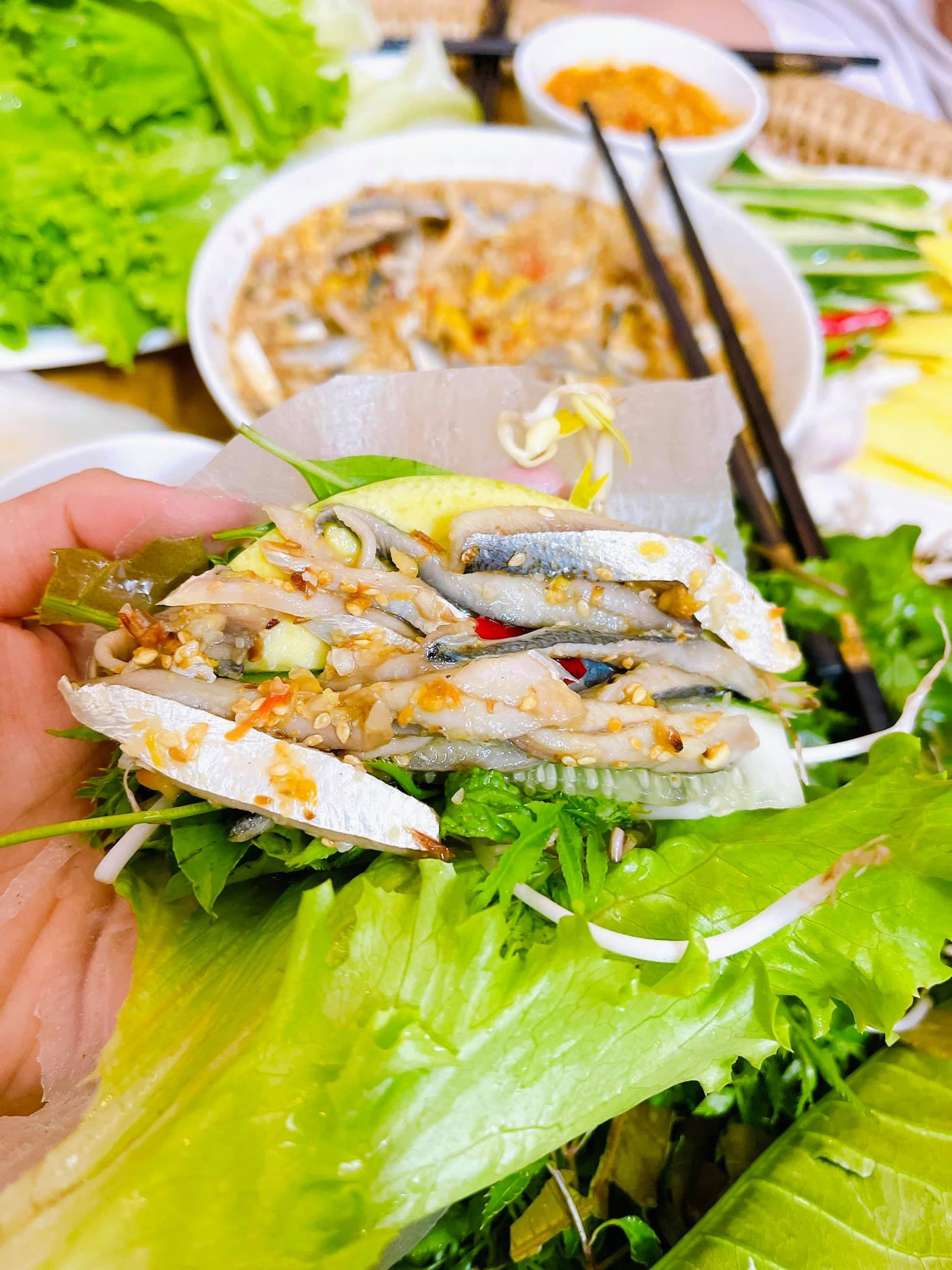 Đặc sản cá trích "ăn tươi nuốt sống" nổi tiếng ở Đà Nẵng - 9