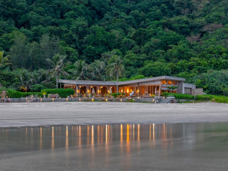 Bà Rịa - Vũng Tàu mở tour khép kín, du khách chi hàng trăm triệu nghỉ dưỡng ở Côn Đảo