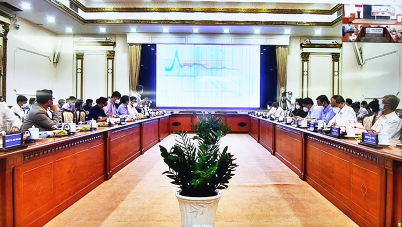Chủ tịch UBND TP.HCM Phan Văn Mãi: Dù gặp đại dịch, TP.HCM vẫn phải giữ vai trò đầu tàu kinh tế - 1