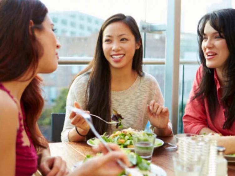 Những điều không nên khi ăn ở nhà hàng sang trọng