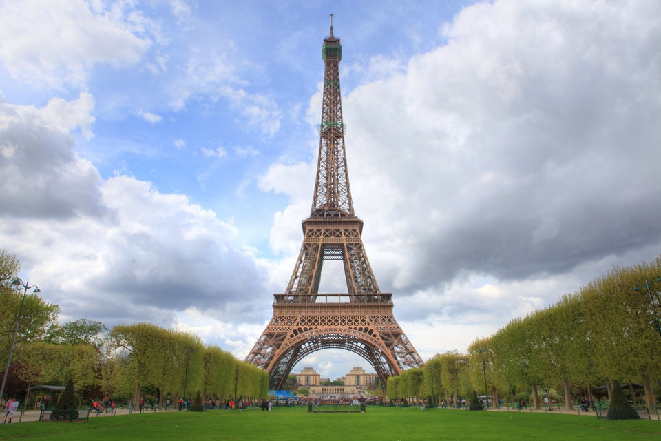 Căn hộ bí mật trên đỉnh tháp Eiffel - 1