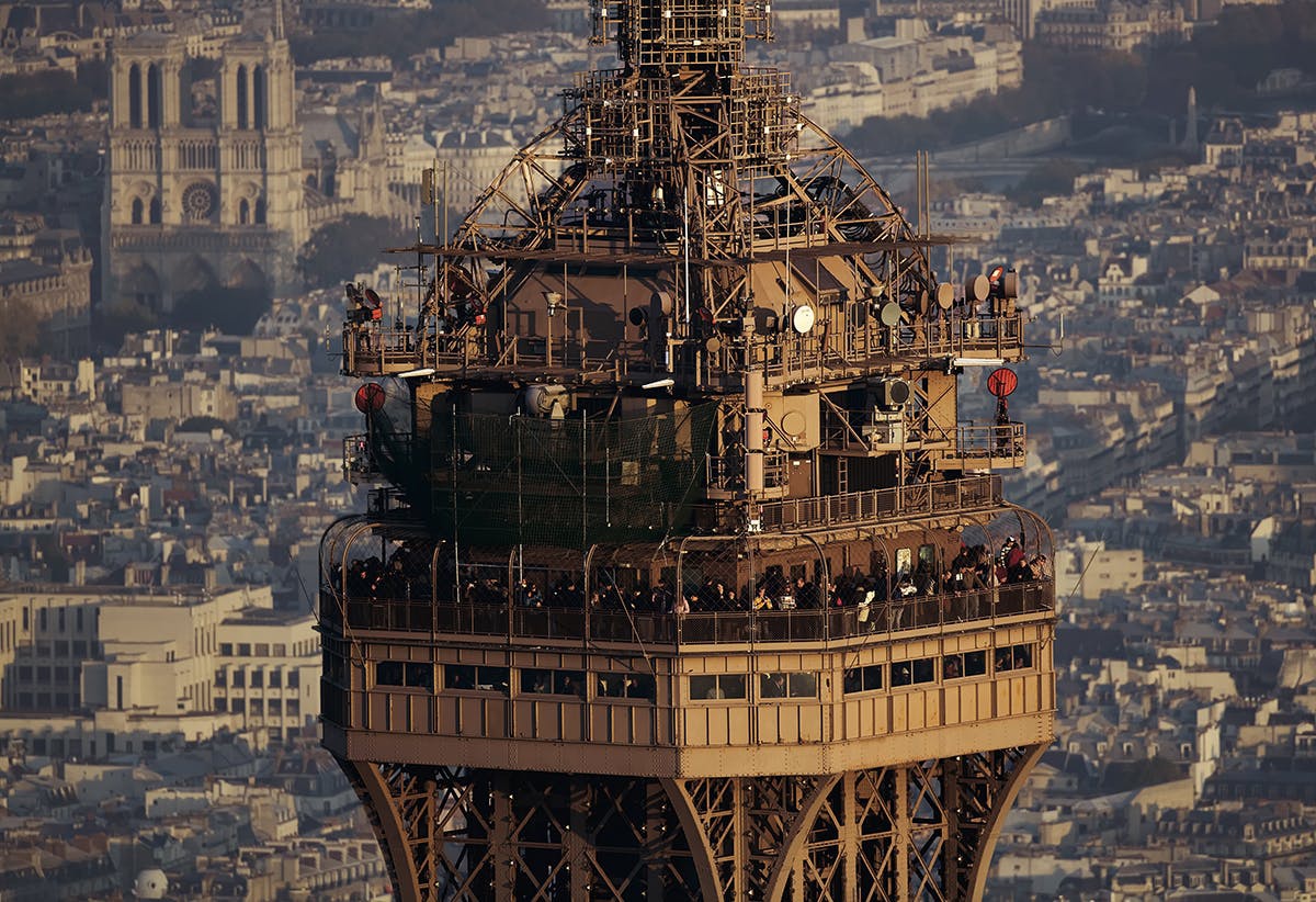 Căn hộ bí mật trên đỉnh tháp Eiffel - 4