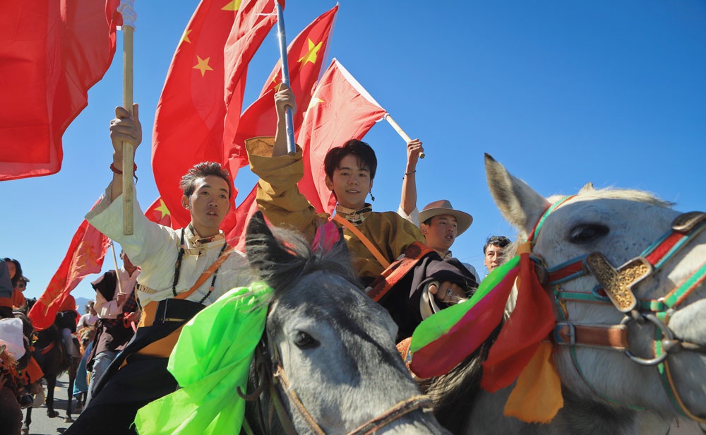 Vùng đất ở Tây Tạng lột xác nhờ chàng trai chăn bò - 2