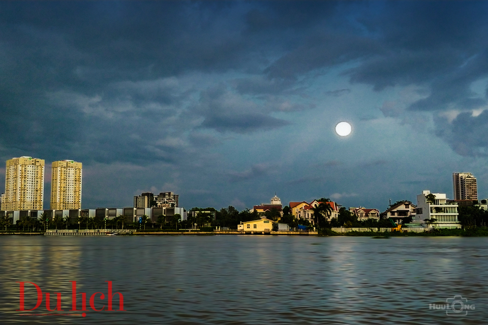 Du ngoạn waterbus, ngắm hoàng hôn "ướp mật" trên sông Sài Gòn - 16