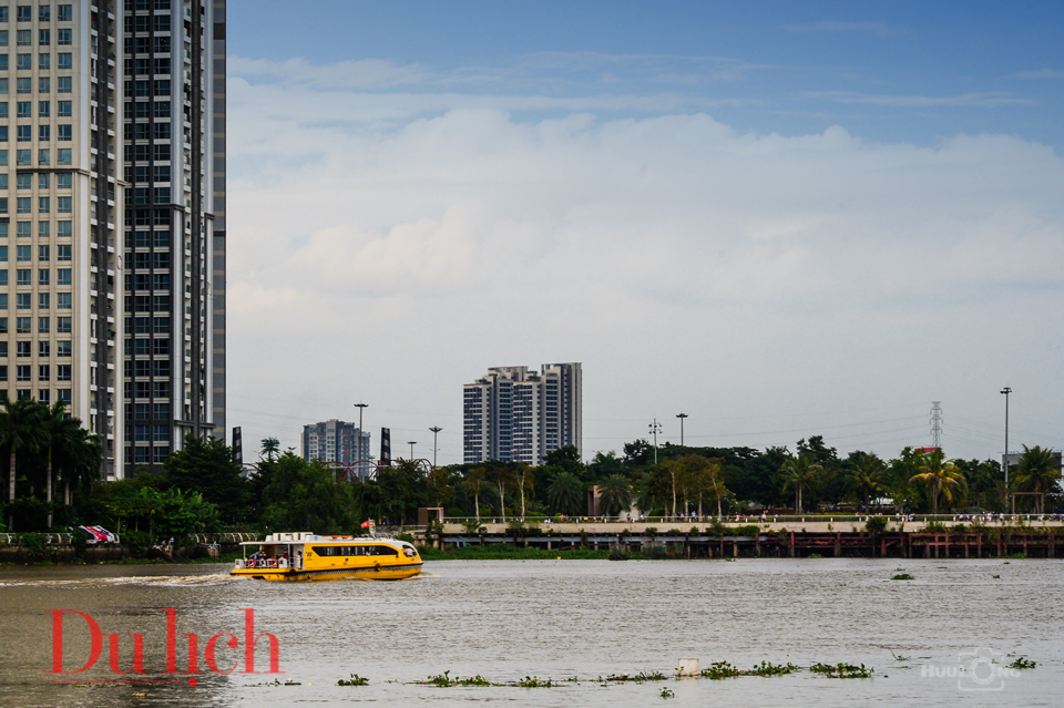 Du ngoạn waterbus, ngắm hoàng hôn "ướp mật" trên sông Sài Gòn - 12