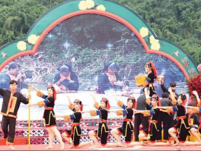 Lễ hội - Đưa Lễ hội Bàn Vương của đồng bào Dao trở thành ngày hội