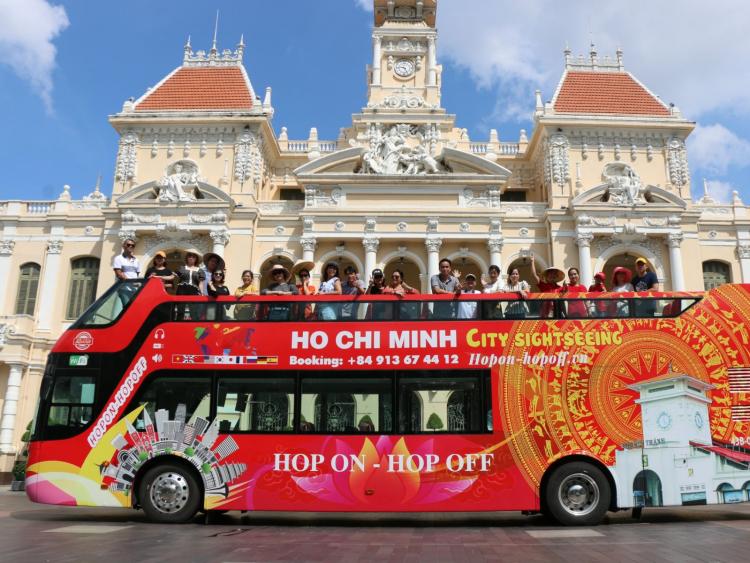 TP.HCM: Du lịch bằng xe buýt 2 tầng chính thức hoạt động lại