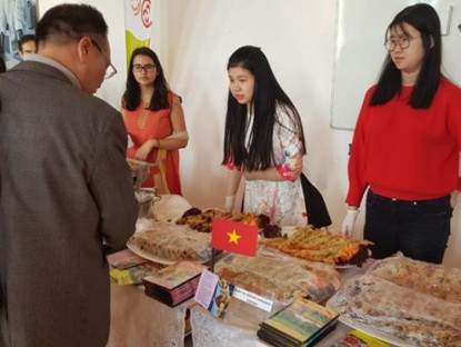 Lễ hội - Văn hóa Việt Nam hút khách tham quan tại lễ hội &quot;Hương vị châu Á&quot;