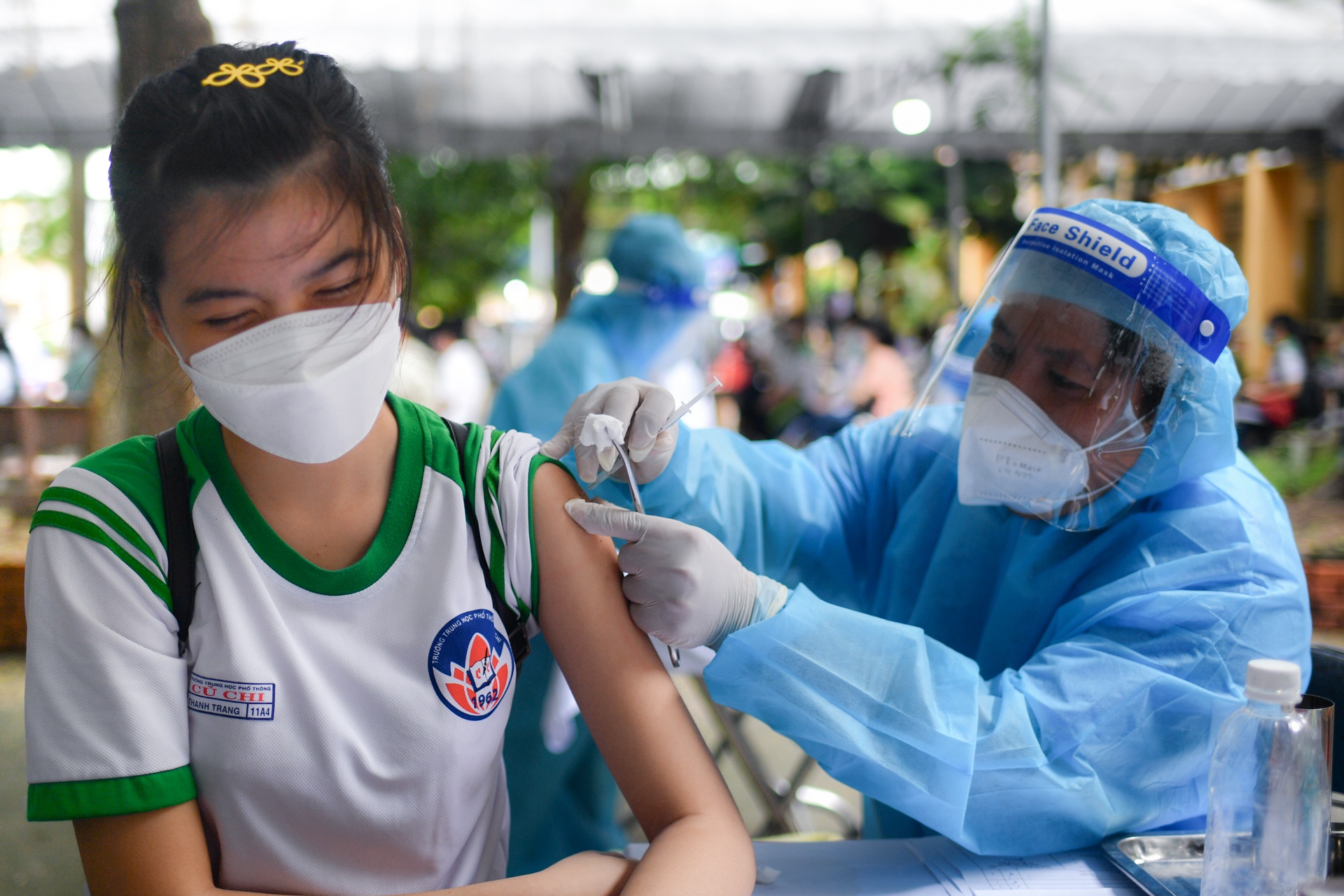 Ngày đầu tiêm vaccine Covid-19 cho học sinh tại Việt Nam - 3