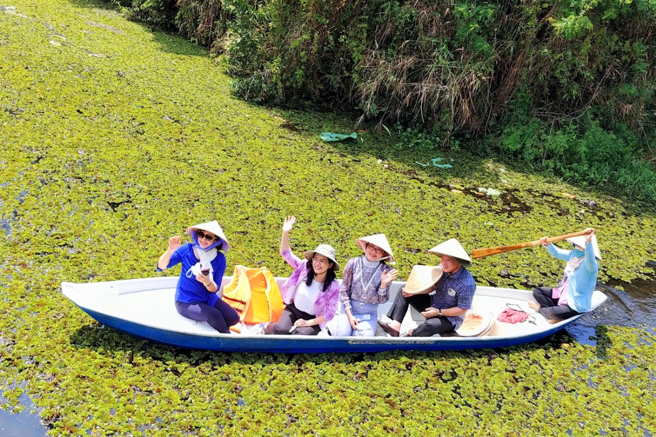 TP.HCM và Long An bắt tay "làm ấm" thị trường du lịch - 9