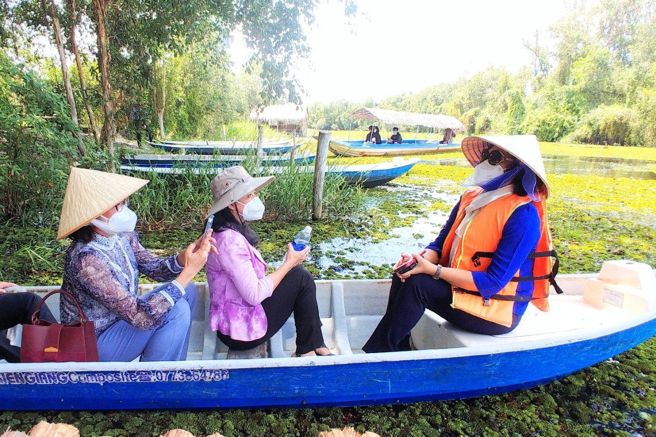 TP.HCM và Long An bắt tay "làm ấm" thị trường du lịch - 16