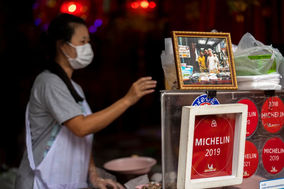 Những quán ăn vỉa hè đạt sao Michelin lâu đời ở Bangkok mất chủ vì Covid-19 - 1