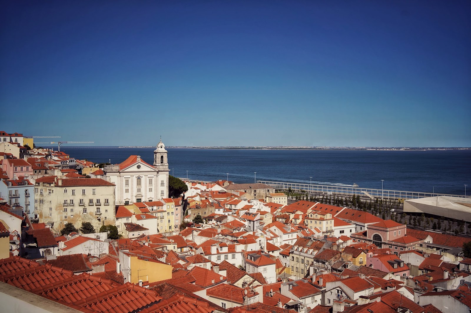 Khám phá Lisbon xinh đẹp bên dòng sông Tagus qua lăng kính du khách Việt - 1