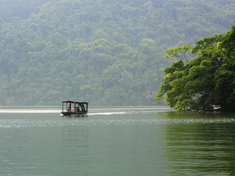 Ngẫu hứng đến hồ Ba Bể, ngắm cảnh đẹp tựa chốn thần tiên