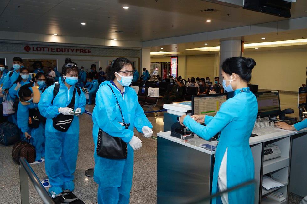 IATA khuyến nghị Việt Nam áp dụng "hộ chiếu vắc xin", sớm bay quốc tế - 1