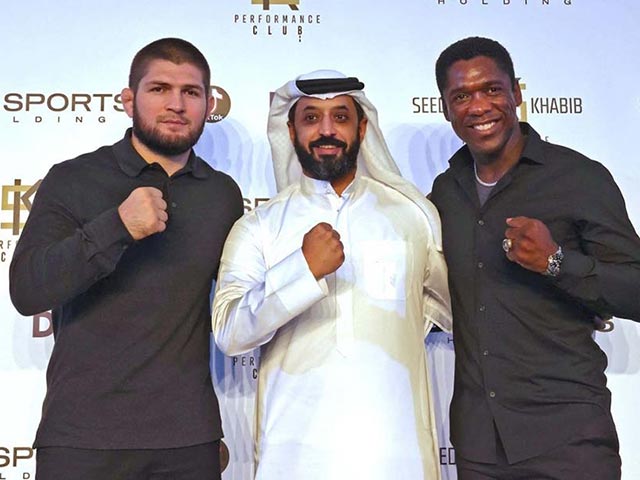 Nóng nhất thể thao tối 4/11: Khabib hợp tác cùng cựu danh thủ Clarence Seedorf - 1