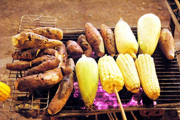 Những món ăn vặt cực hấp dẫn vào mùa đông ở Hà Nội