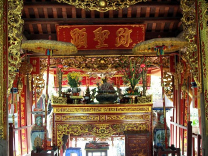 Chuyện hay - Vẻ đẹp uy nghiêm của ngôi đền thờ Phùng Hưng lớn nhất Việt Nam
