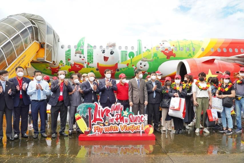 Hơn 200 khách Hàn đến Phú Quốc, bắt đầu tour khép kín 4 ngày 3 đêm - 2