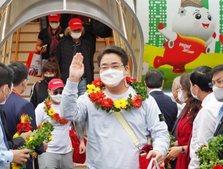 Hơn 200 khách Hàn đến Phú Quốc, bắt đầu tour khép kín 4 ngày 3 đêm