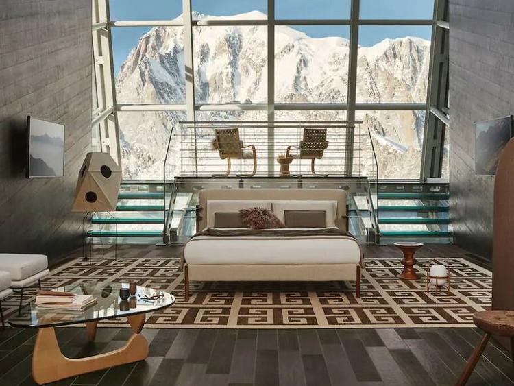Thú vị Airbnb cao nhất ở châu Âu có khung cảnh ngoạn mục của dãy núi Alps