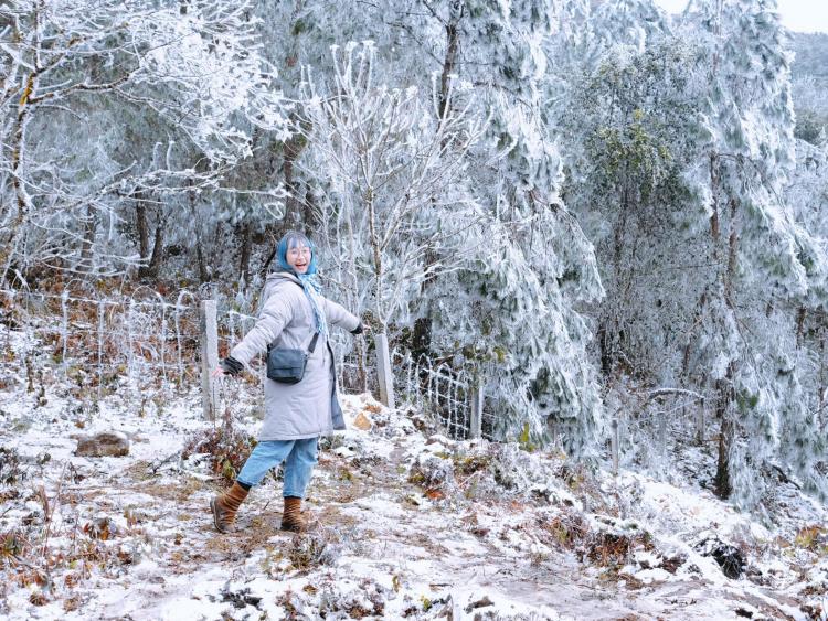 Ngỡ ngàng mùa “săn” tuyết đẹp tựa trời Âu ở Y Tý, Lào Cai