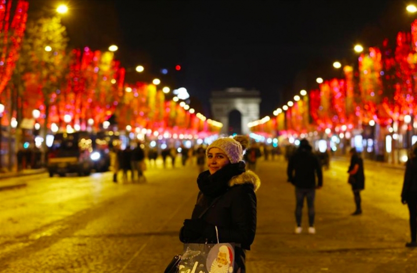 Paris chính thức bắt đầu lễ hội Giáng sinh 2021 - 3
