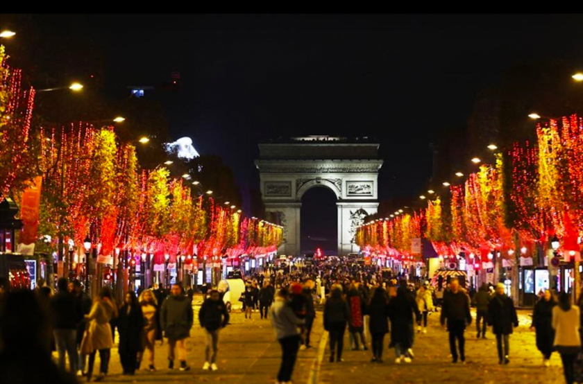 Paris chính thức bắt đầu lễ hội Giáng sinh 2021 - 2
