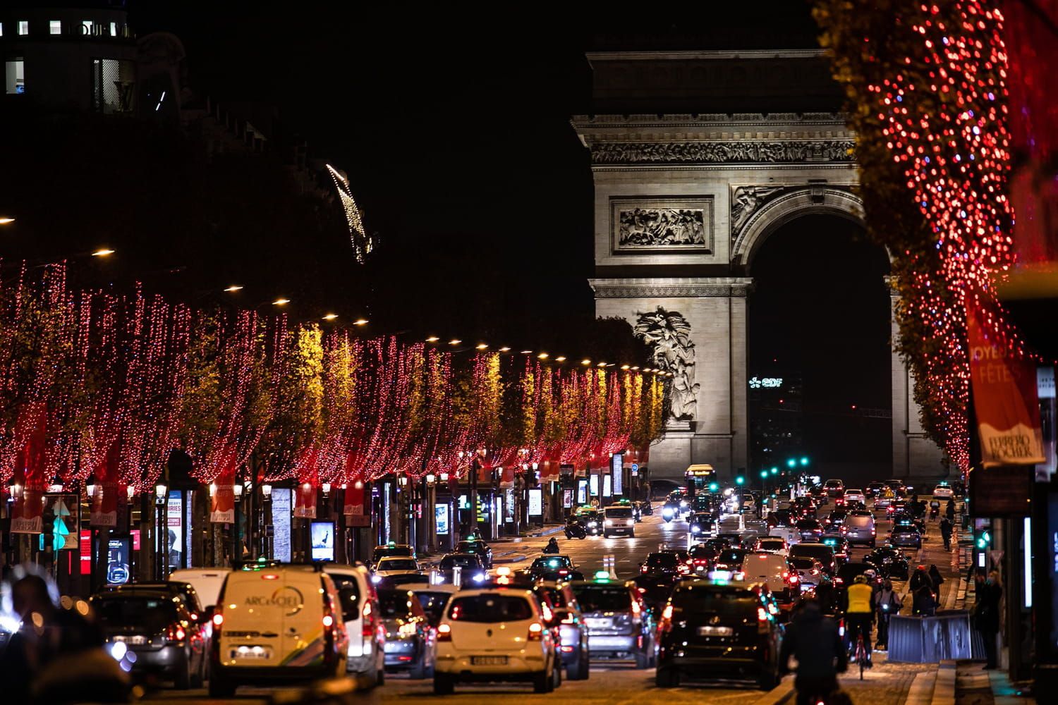 Paris chính thức bắt đầu lễ hội Giáng sinh 2021 - 1