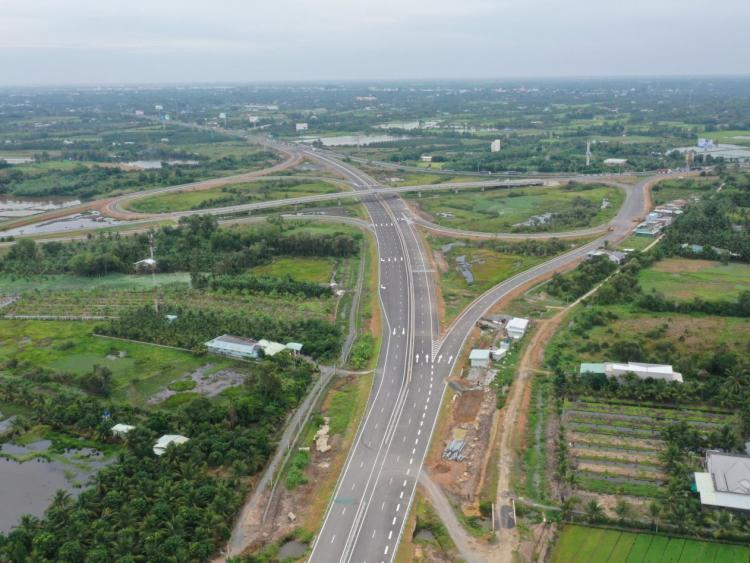 Cao tốc Trung Lương - Mỹ Thuận phục vụ người dân lưu thông dịp Tết Nguyên đán 2022